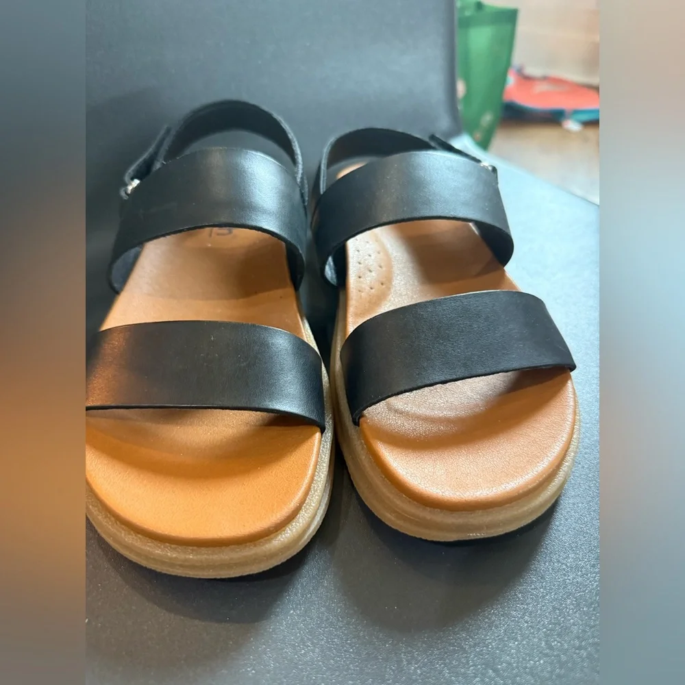 Earth leah slingback